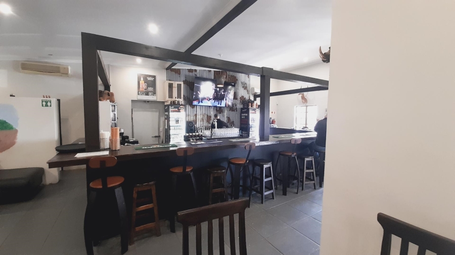 5 Bedroom Property for Sale in Hartbeespoort Rural North West